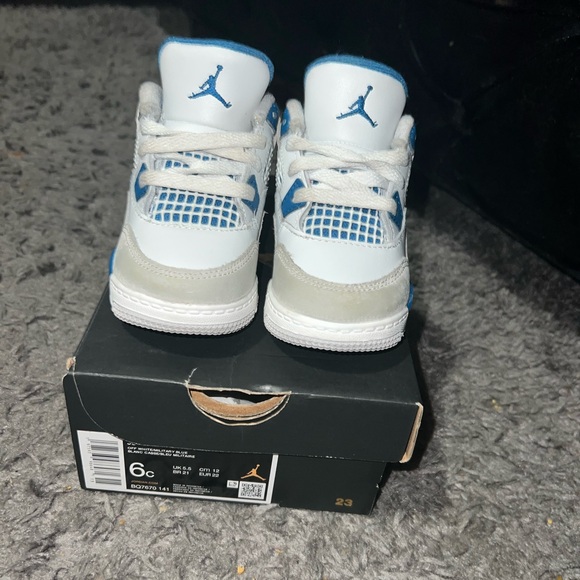 Jordan 4 - Picture 1 of 2
